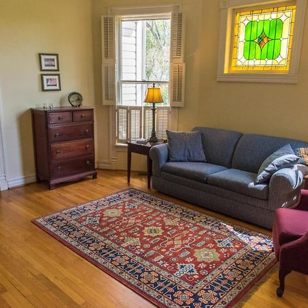 Charles Bass House Bed & Breakfast South Boston Bilik gambar